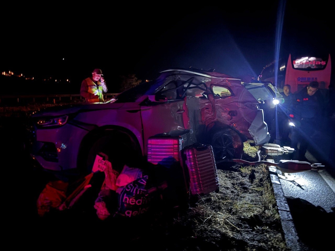 Erzincan’da yolcu otobüsü ile SUV tipi araç çarpıştı: 1’i ağır 7 yaralı