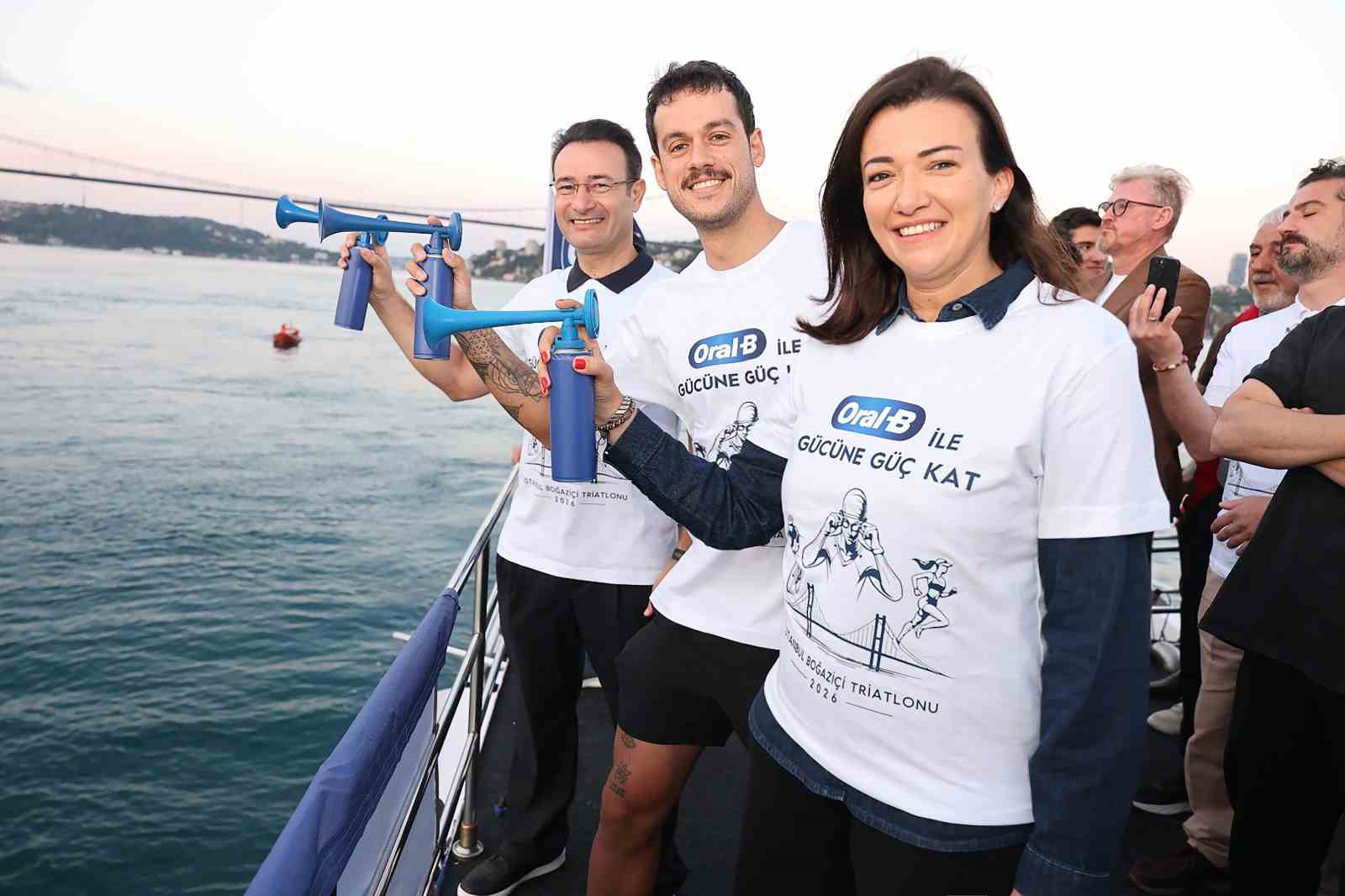 Dünyanın ilk ve tek kıtalararası triatlon heyecanı İstanbul’da yaşandı