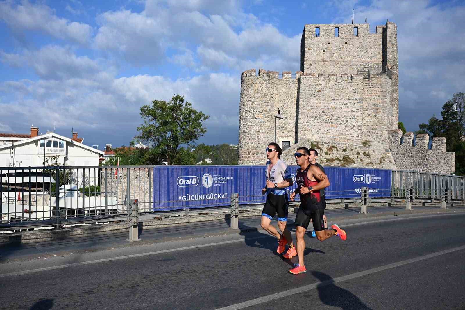 Dünyanın ilk ve tek kıtalararası triatlon heyecanı İstanbul’da yaşandı