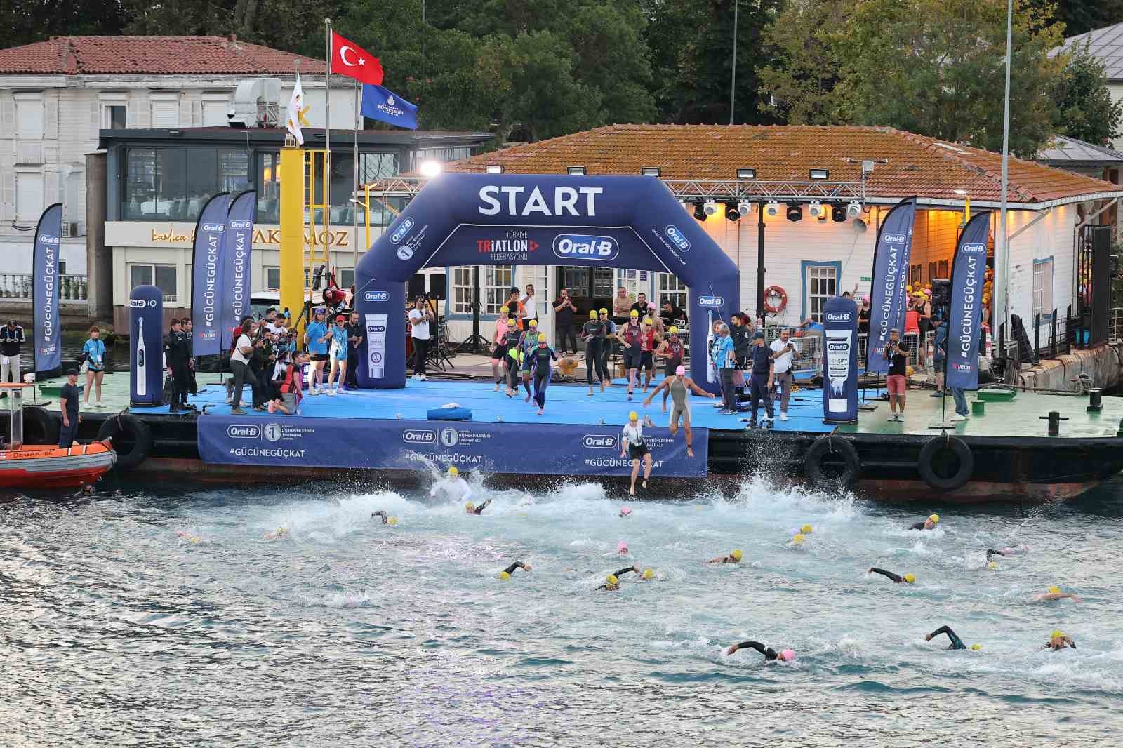 Dünyanın ilk ve tek kıtalararası triatlon heyecanı İstanbul’da yaşandı