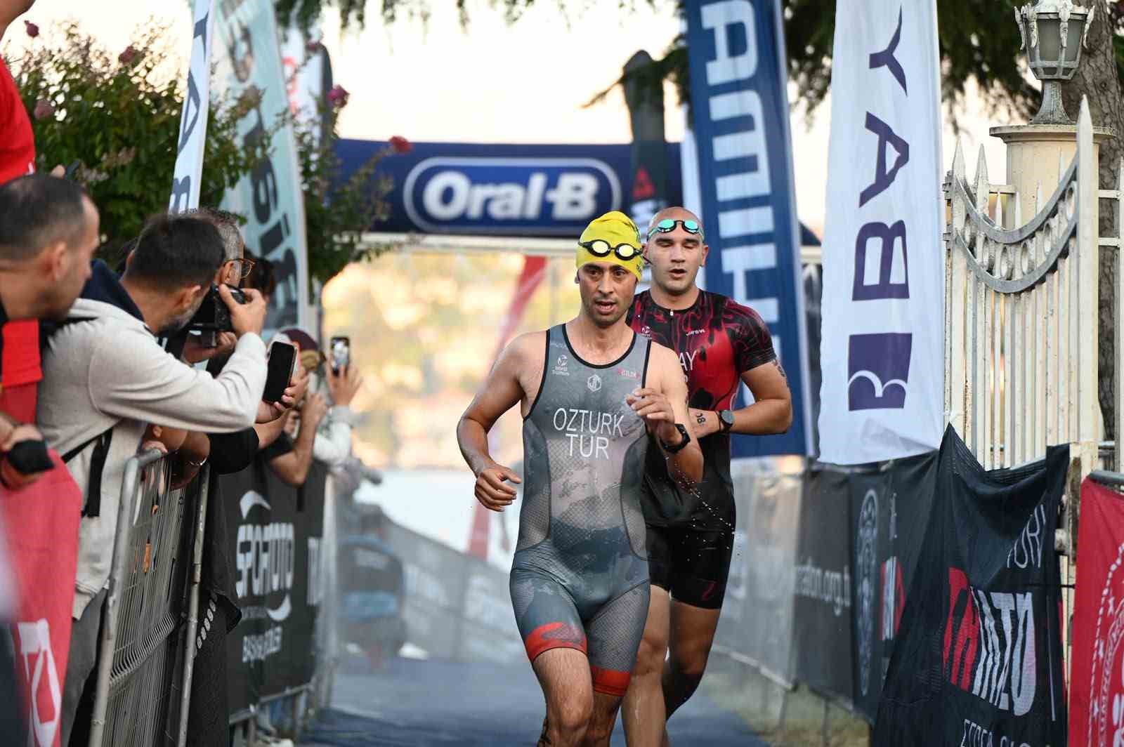 Dünyanın ilk ve tek kıtalararası triatlon heyecanı İstanbul’da yaşandı