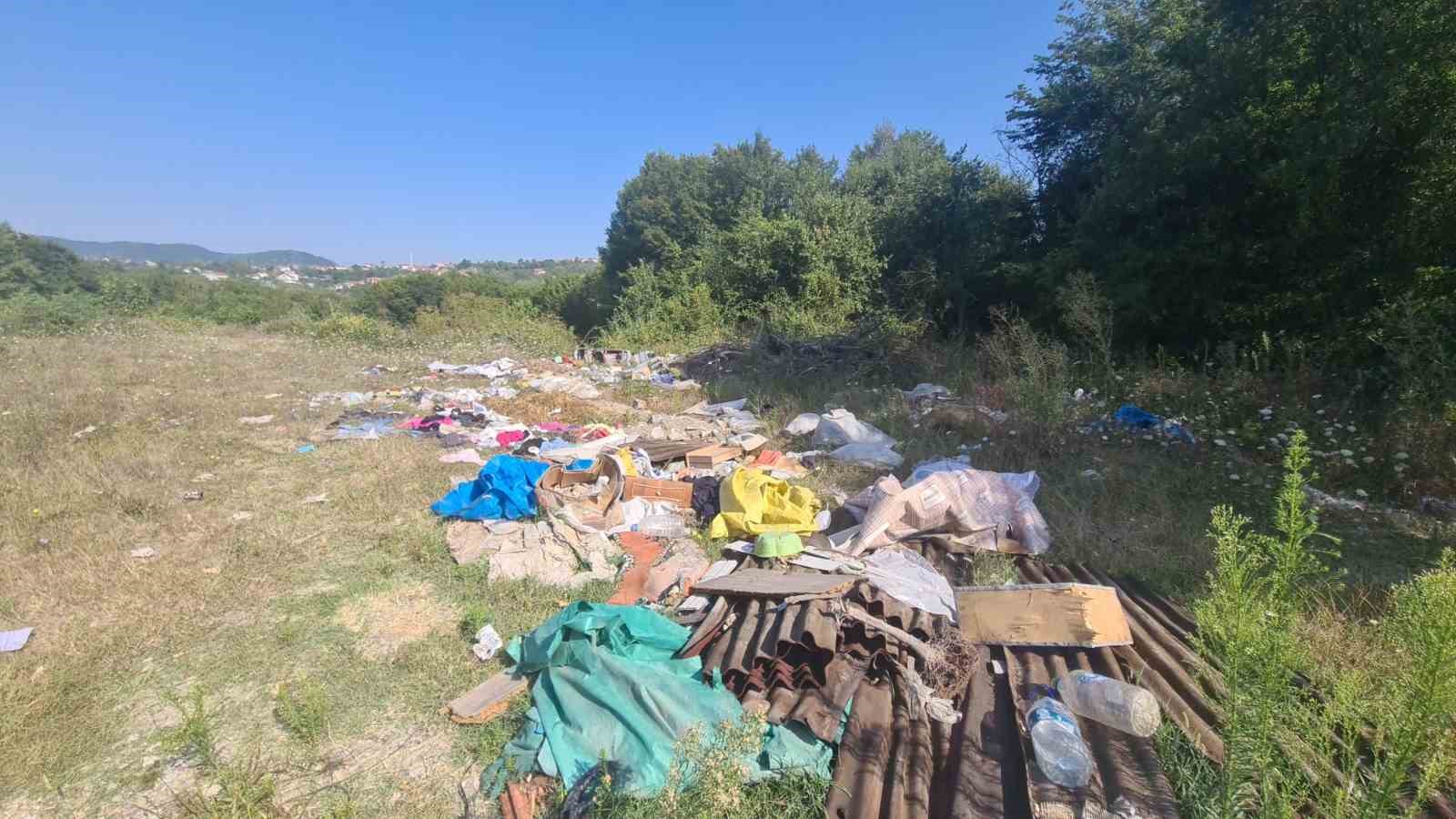 Zonguldak’ta ormanlık alana atılan cam şişeler yangın riski oluşturdu