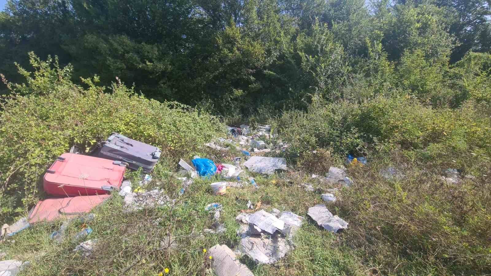 Zonguldak’ta ormanlık alana atılan cam şişeler yangın riski oluşturdu