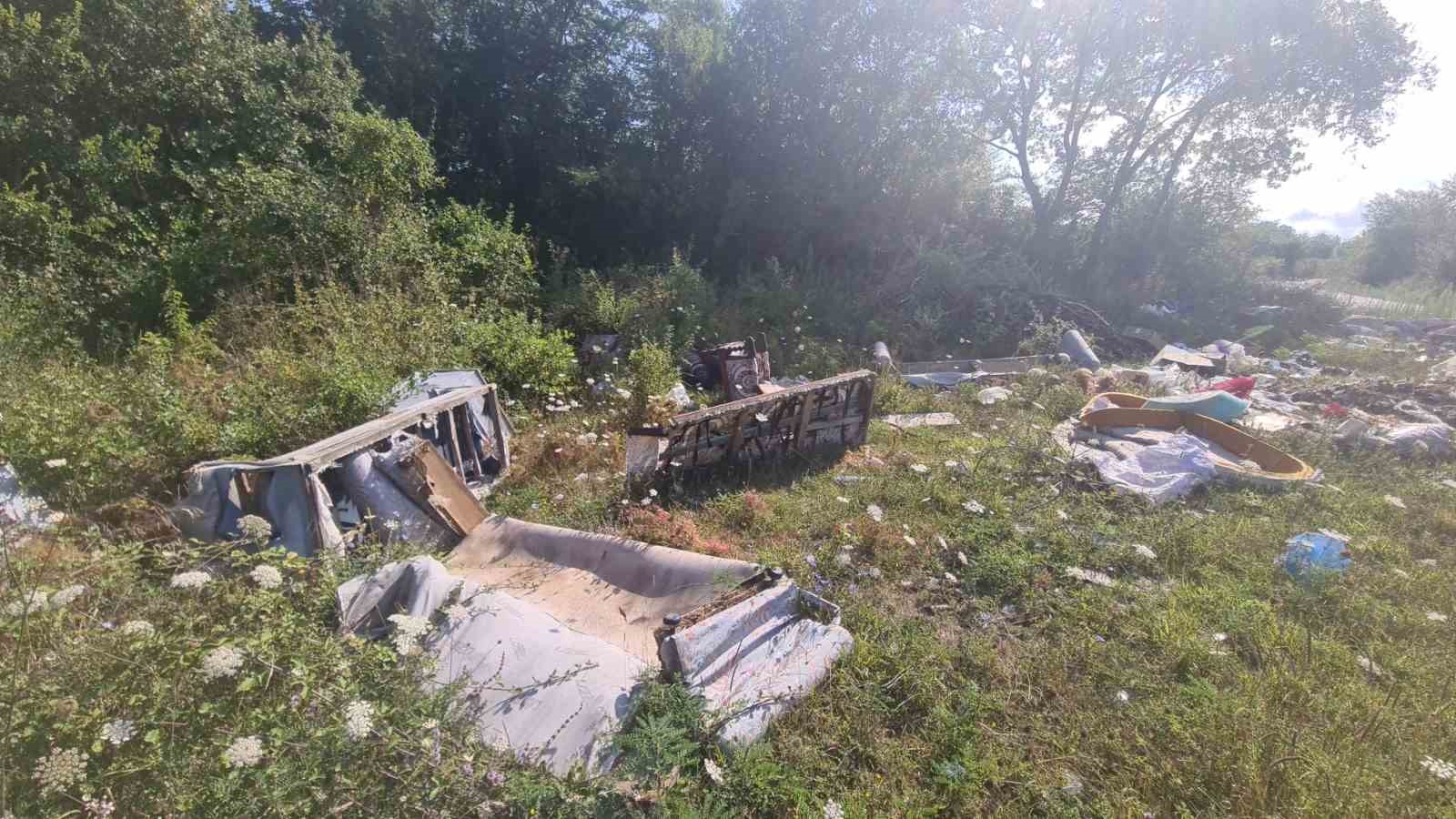 Zonguldak’ta ormanlık alana atılan cam şişeler yangın riski oluşturdu