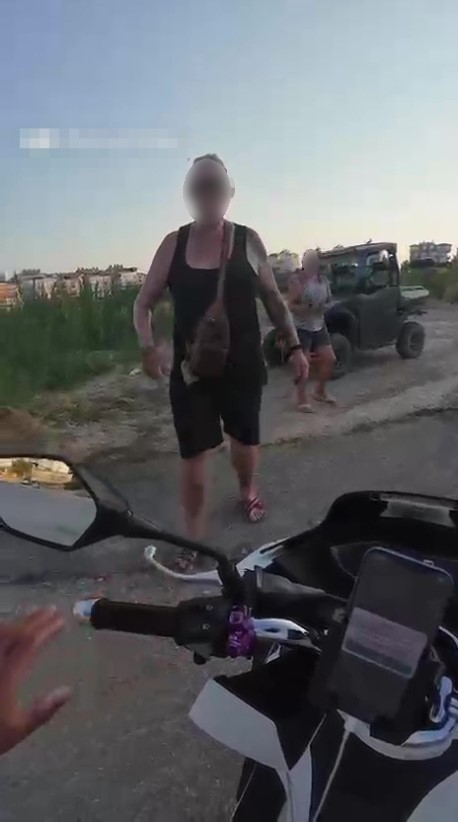 ATV aracın çarptığı yavru köpeğin taşla öldürüldüğü iddiası ortalığı karıştırdı