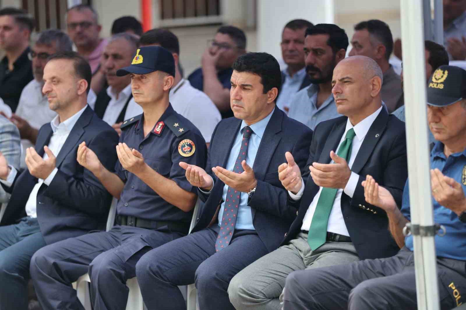 Körfez’de depremde hayatını kaybedenler dualarla anıldı