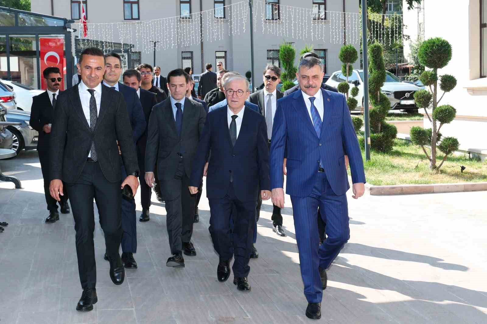 Bakan Çiftçi’den Türk İdareciler Derneği’ne ziyaret