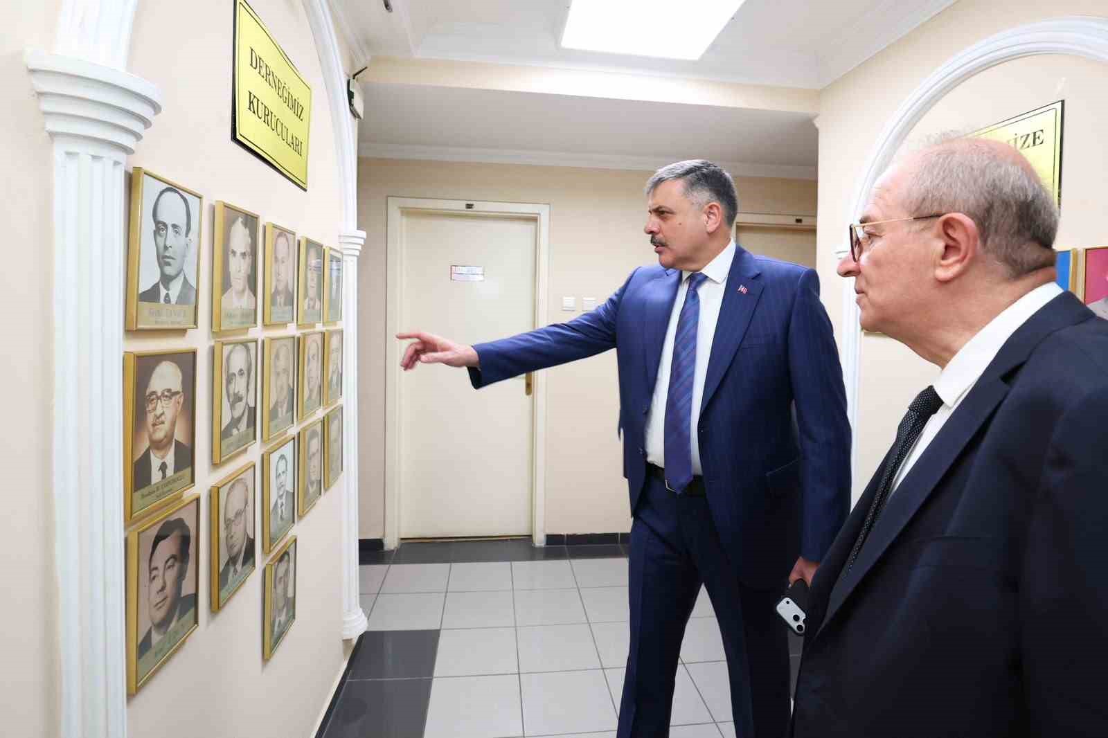 Bakan Çiftçi’den Türk İdareciler Derneği’ne ziyaret