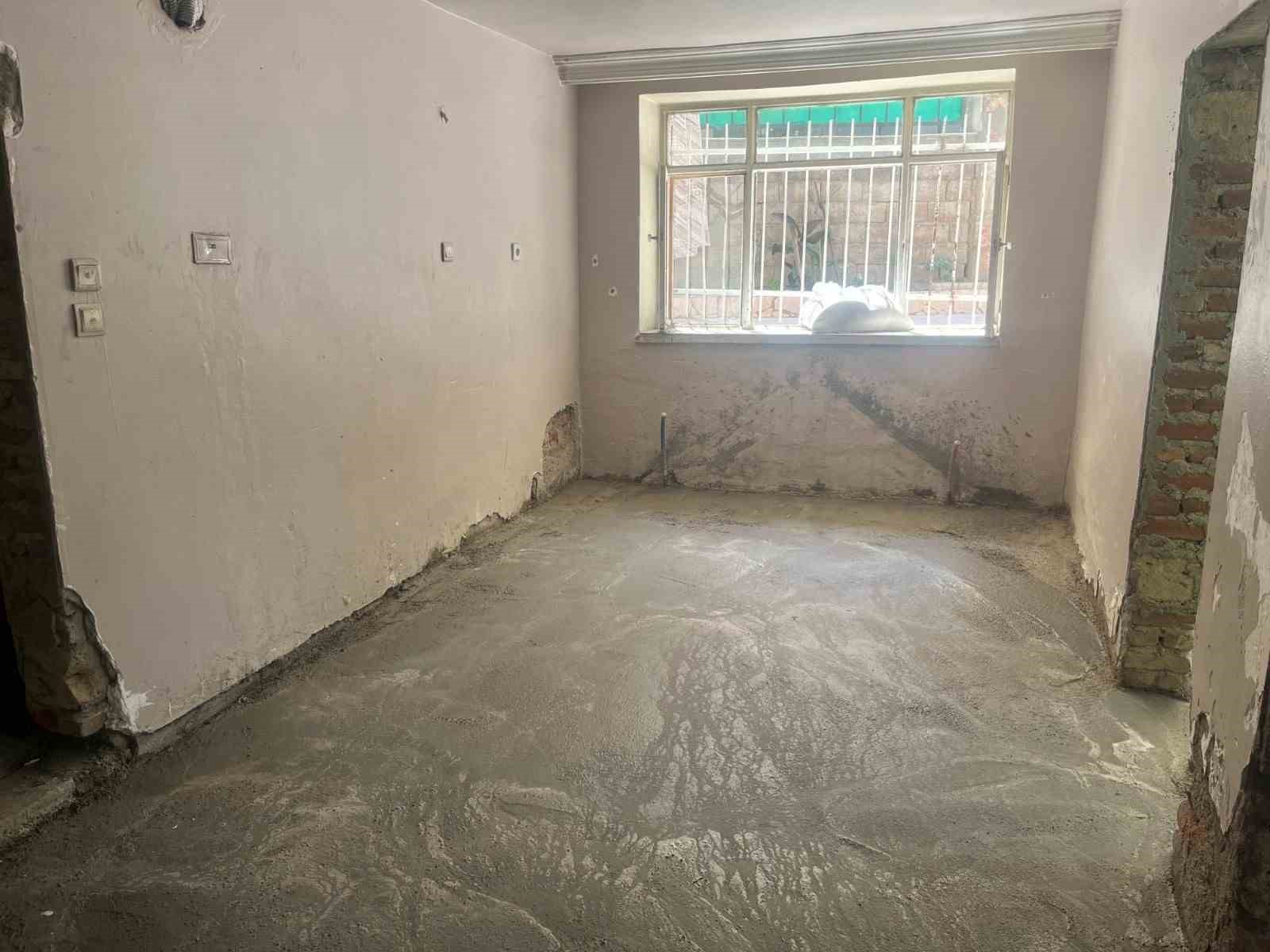 Başkan Başdeğirmen’den, talepte bulunan aileye sıva ve beton desteği