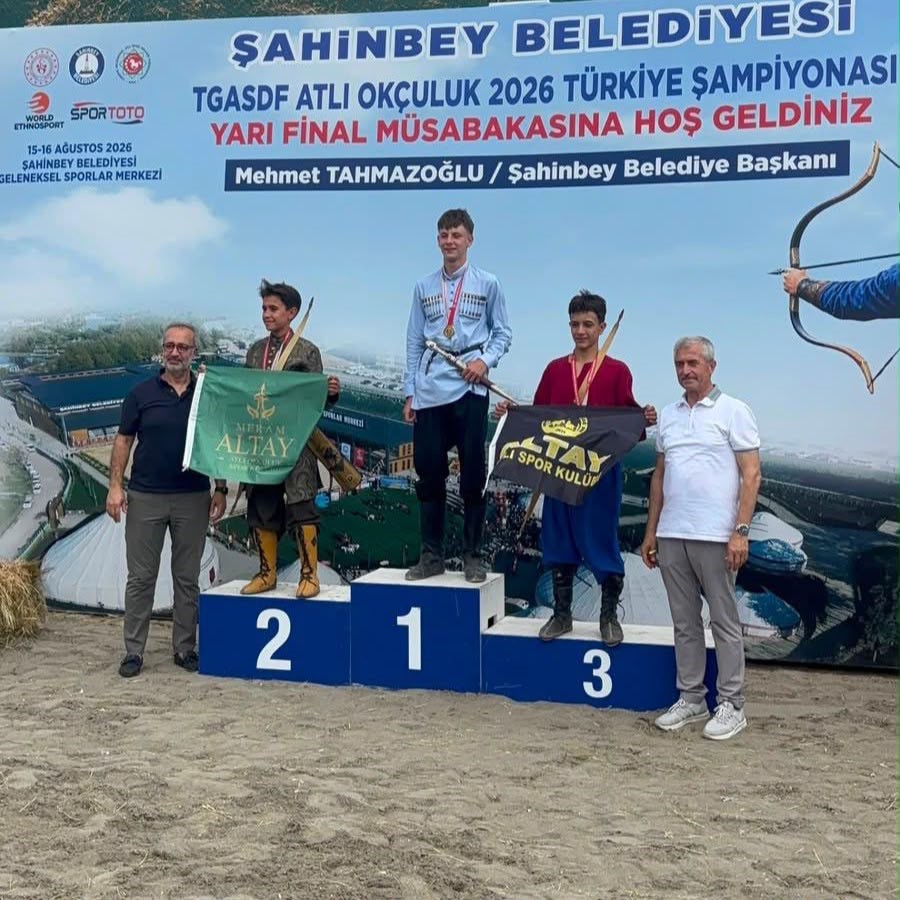 Elazığlı atlı okçular Gaziantep’te zirveyi fethetti