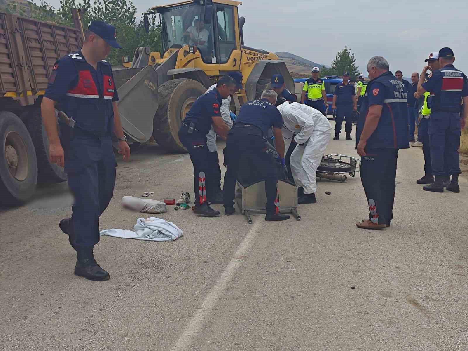 Isparta’da kamyonla çarpışan 19 yaşındaki motosikletli hayatını kaybetti