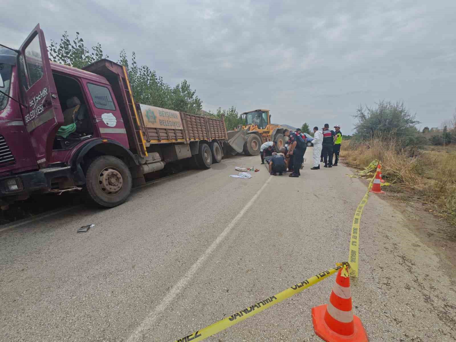 Isparta’da kamyonla çarpışan 19 yaşındaki motosikletli hayatını kaybetti