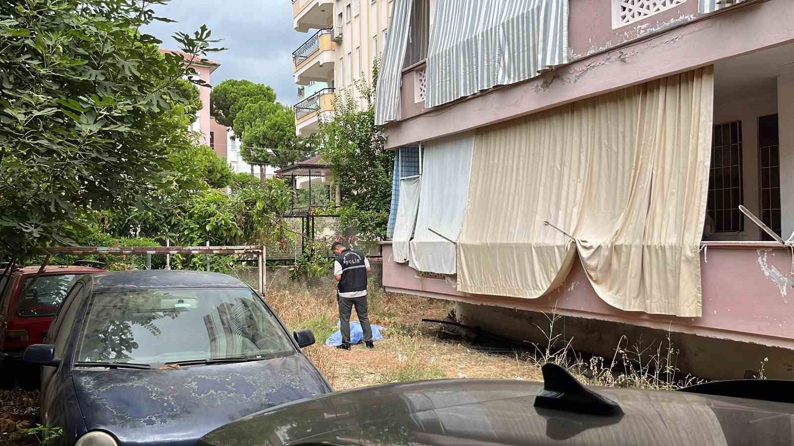Alanya’da balkondan düşen yaşlı kadın hayatını kaybetti