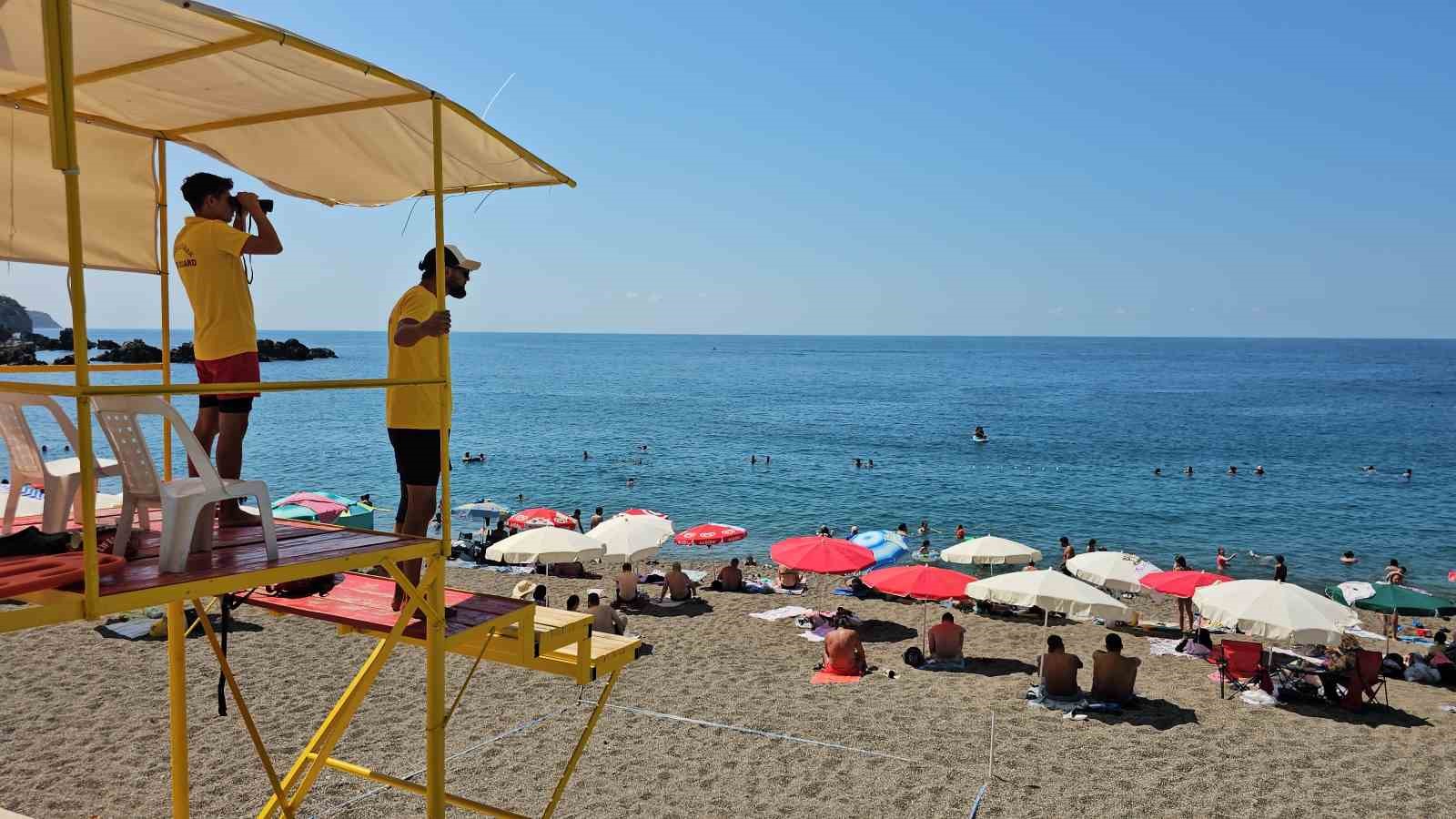 Denize giriş yasağı sona erdi, Kapuz’a akın ettiler