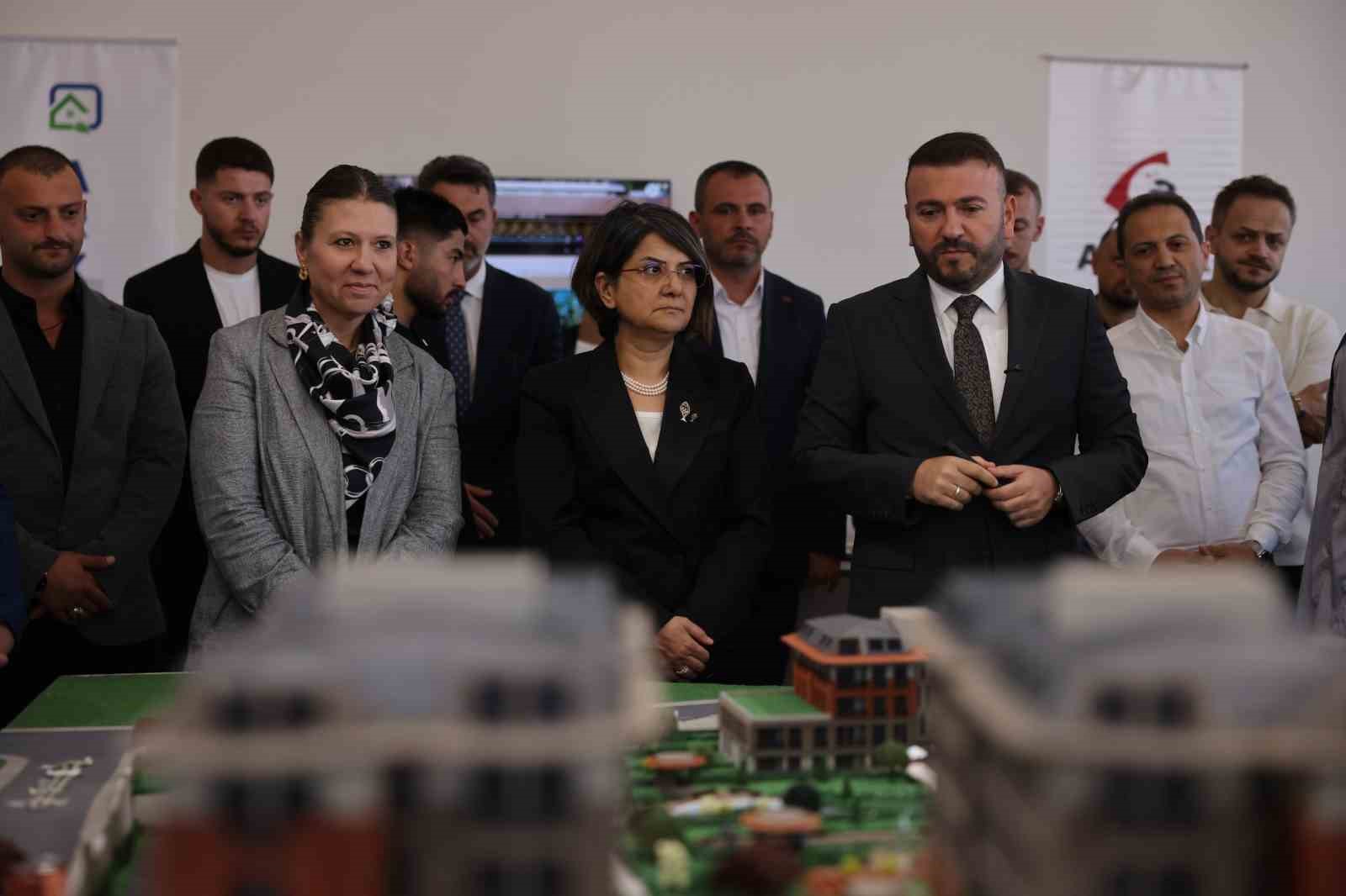 17 Ağustos depreminin sene-i devriyesinde Arnavutköy’de yeni konutların temeli atıldı