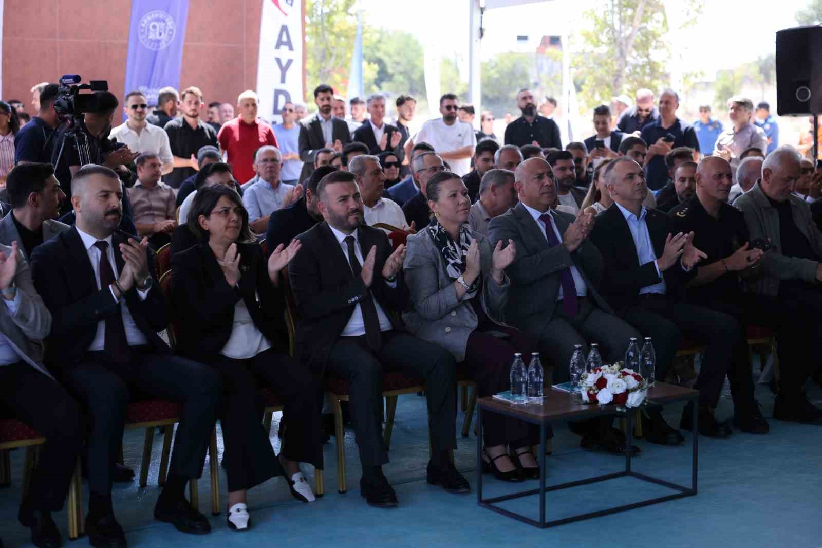 17 Ağustos depreminin sene-i devriyesinde Arnavutköy’de yeni konutların temeli atıldı