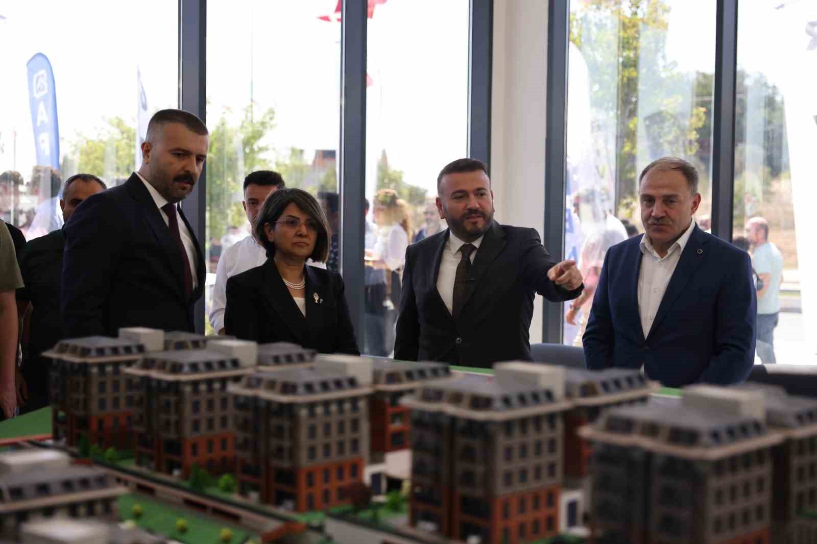 17 Ağustos depreminin sene-i devriyesinde Arnavutköy’de yeni konutların temeli atıldı