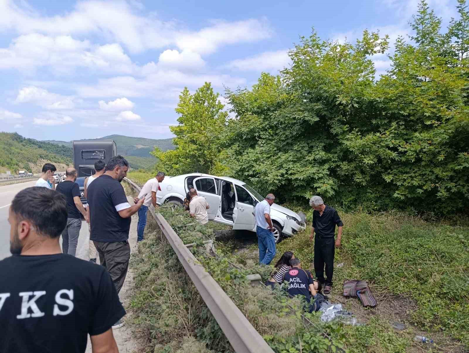 Kavak’ta araçlar çarpıştı: 5 yaralı