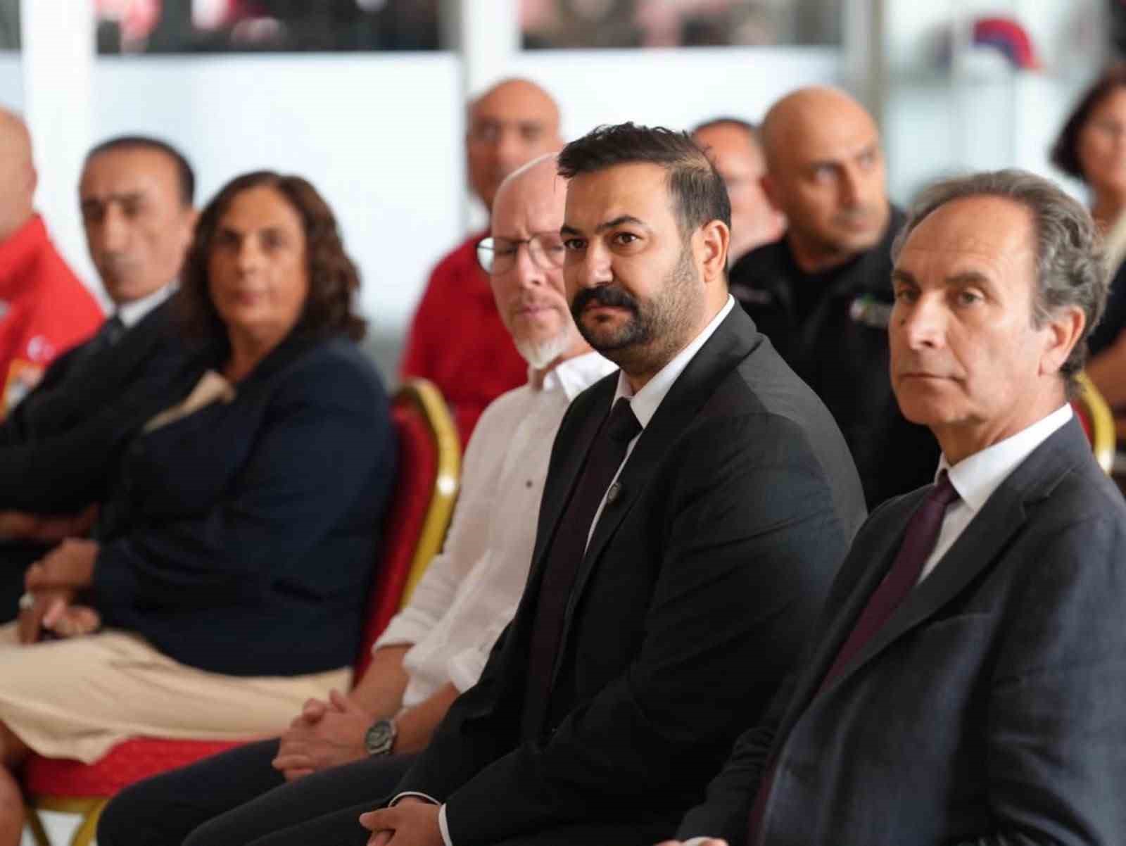 Ataşehir’de 17 Ağustos deprem şehitleri anıldı: "Deprem değil, hazırlıksızlık felaket getirir"