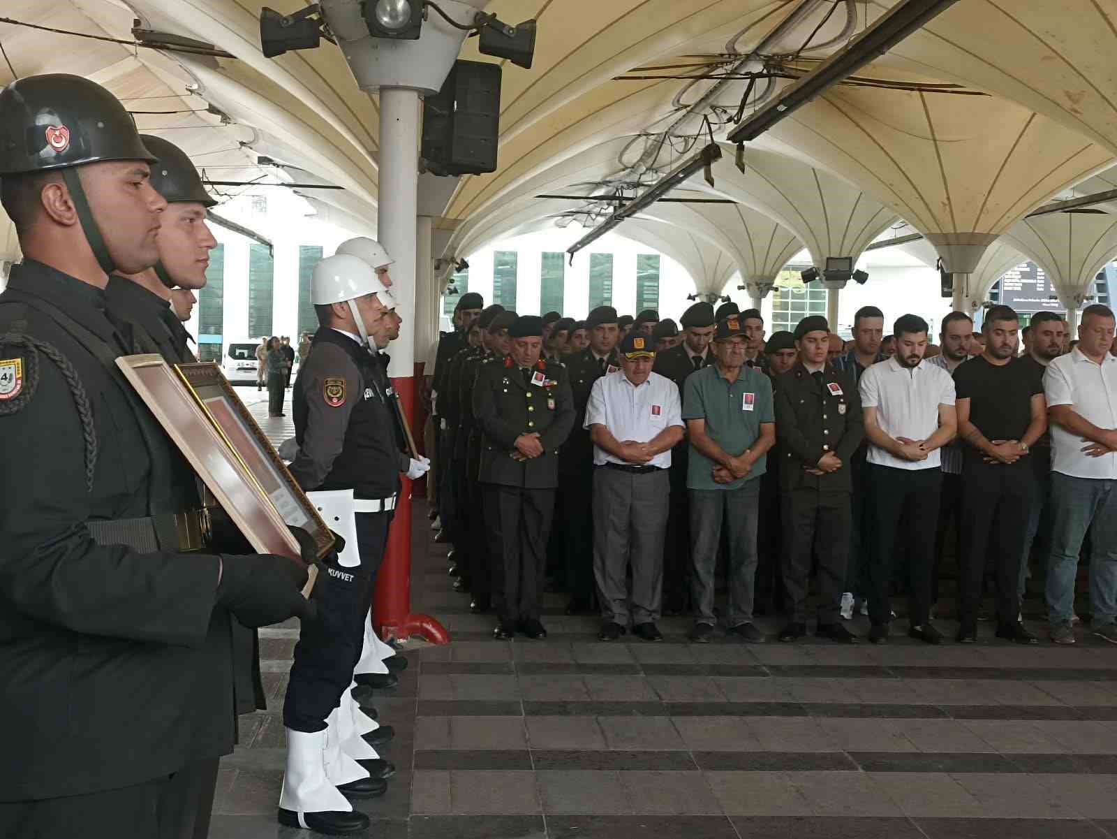 Ankara’daki son Kore gazilerinden 101 yaşındaki Zeki Kural toprağa verildi
