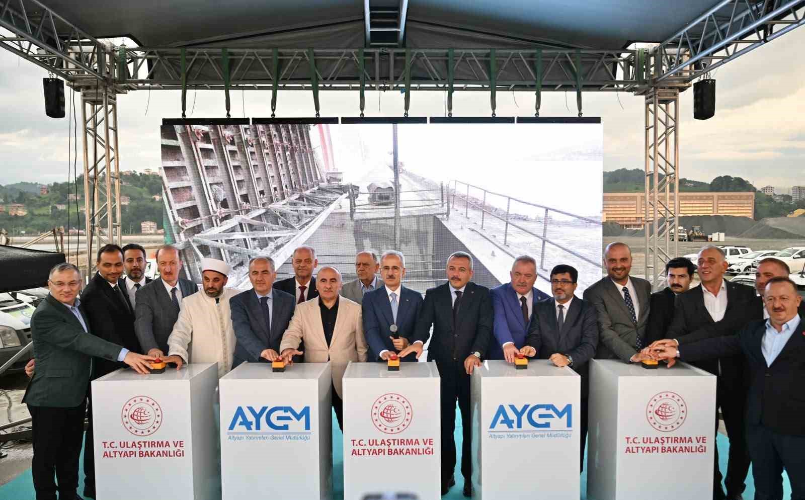 Bakan Uraloğlu: "İyidere Lojistik Limanı Rize’nin geleceğine vurulan önemli bir mühürdür"