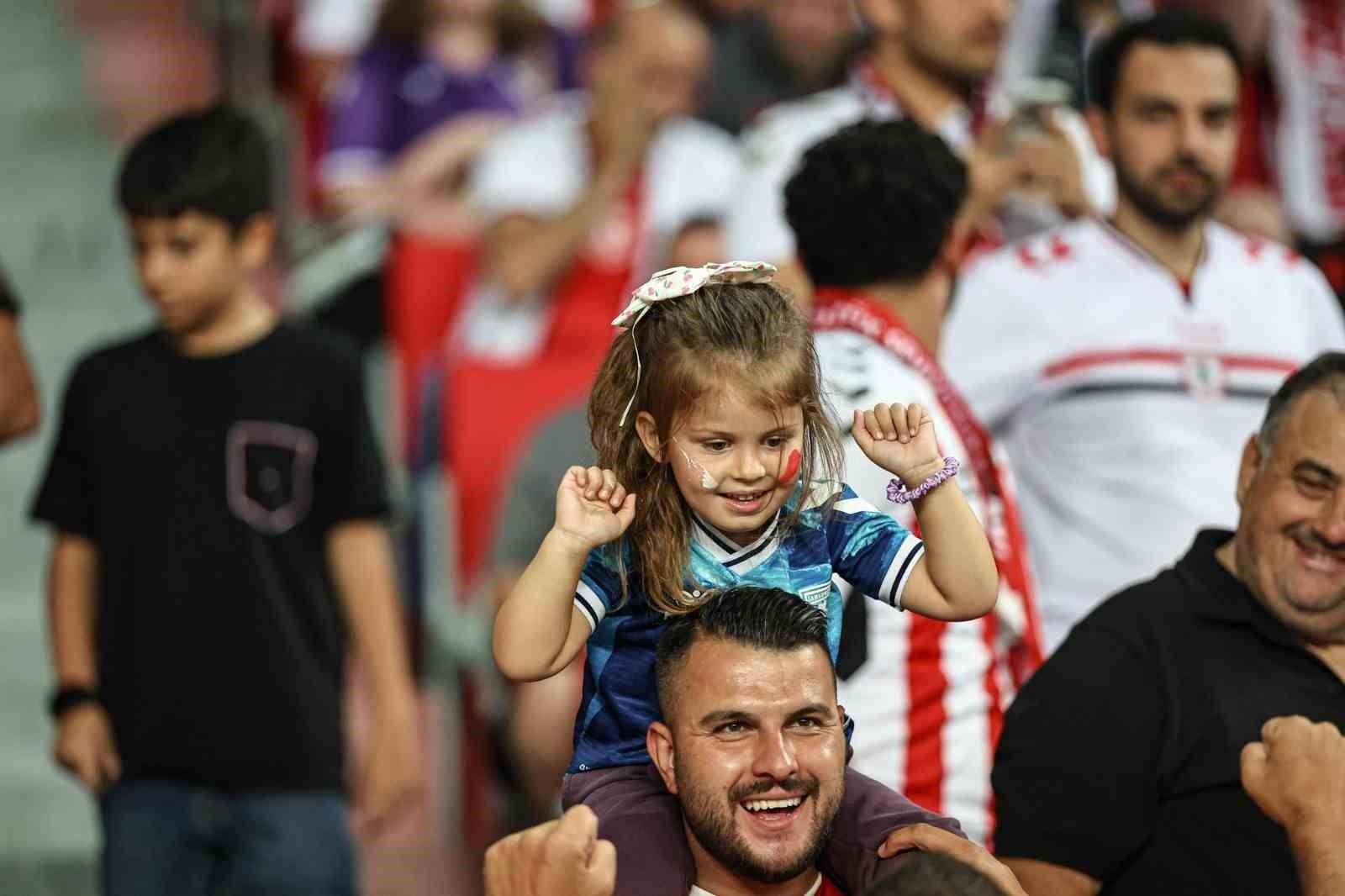 Trendyol Süper Lig: Samsunspor: 2 - Göztepe: 1 (İlk yarı)