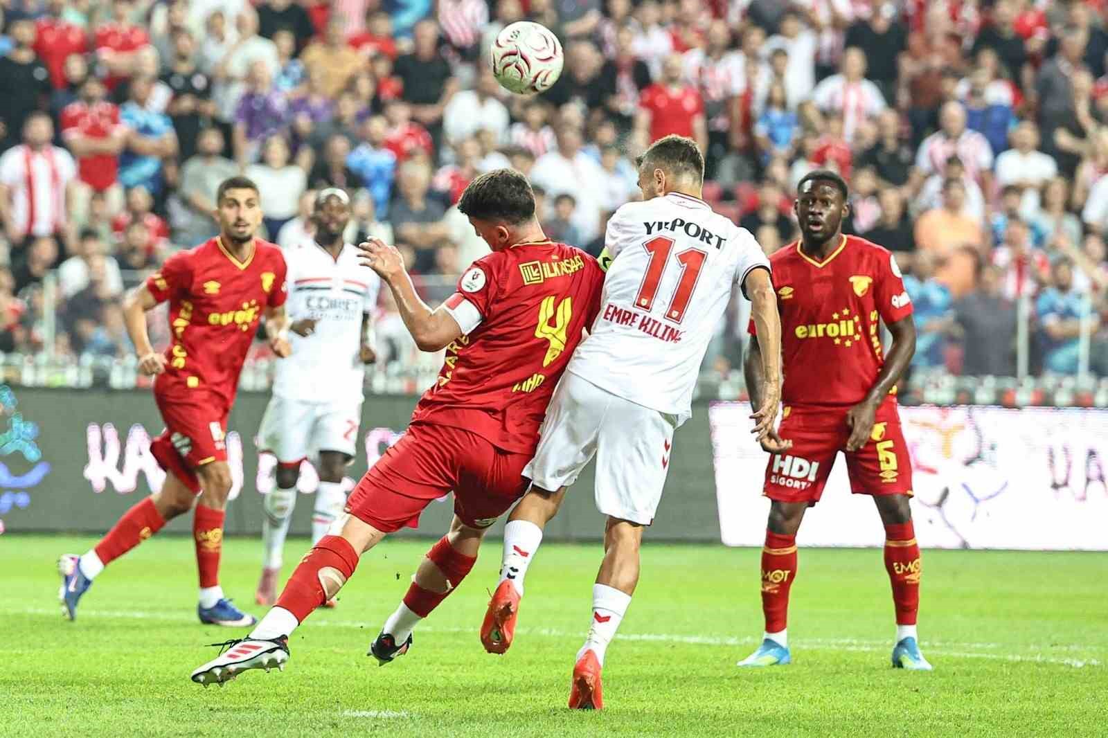 Trendyol Süper Lig: Samsunspor: 2 - Göztepe: 1 (İlk yarı)