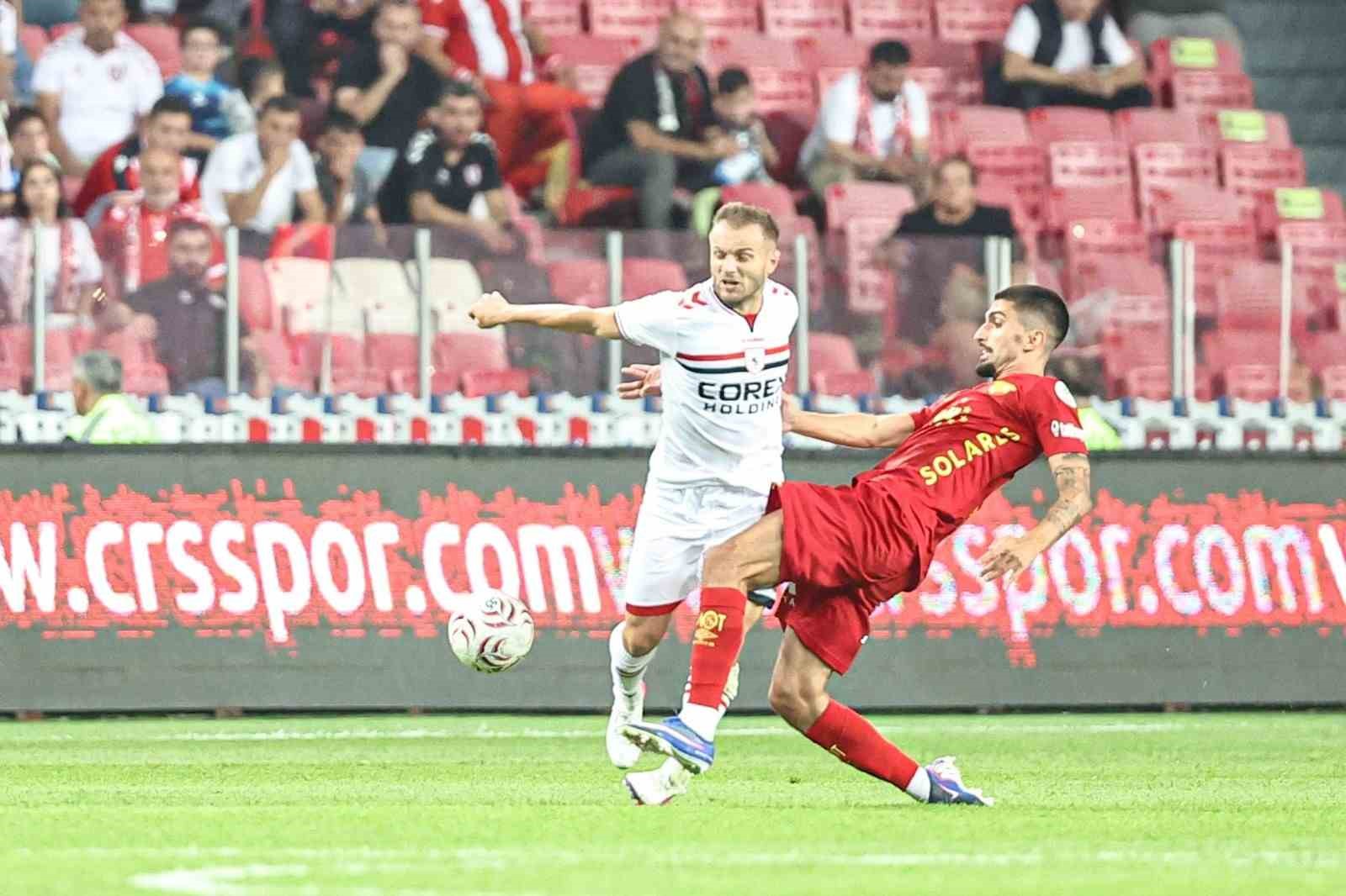 Trendyol Süper Lig: Samsunspor: 2 - Göztepe: 1 (İlk yarı)