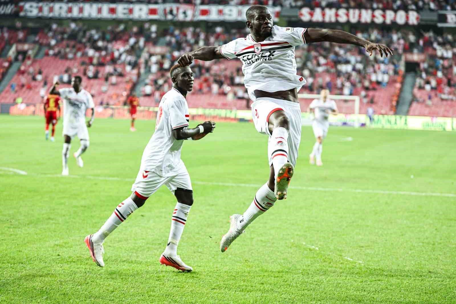 Trendyol Süper Lig: Samsunspor: 3 - Göztepe: 3 (Maç sonucu)