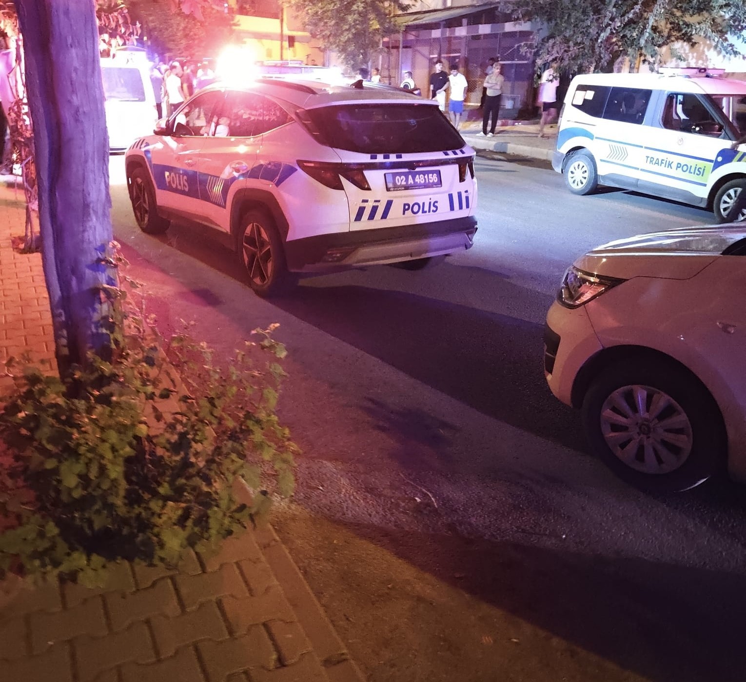 Adıyaman’da akrabalar arasında kavga: 1’i polis 4 yaralı