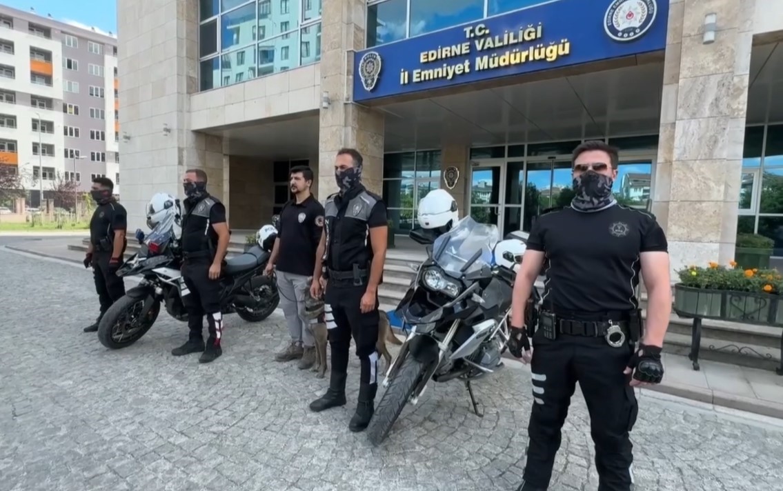 Edirne’de motorlu narkotik polisleri sahada