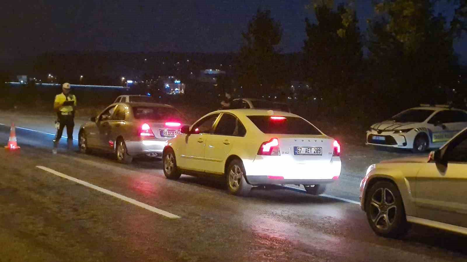 Trafik polislerinden gece denetimi