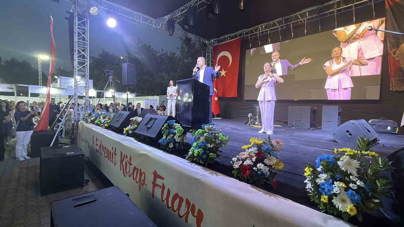 8. Edremit Kitap Fuarı Kitapseverlere kapılarını açtı