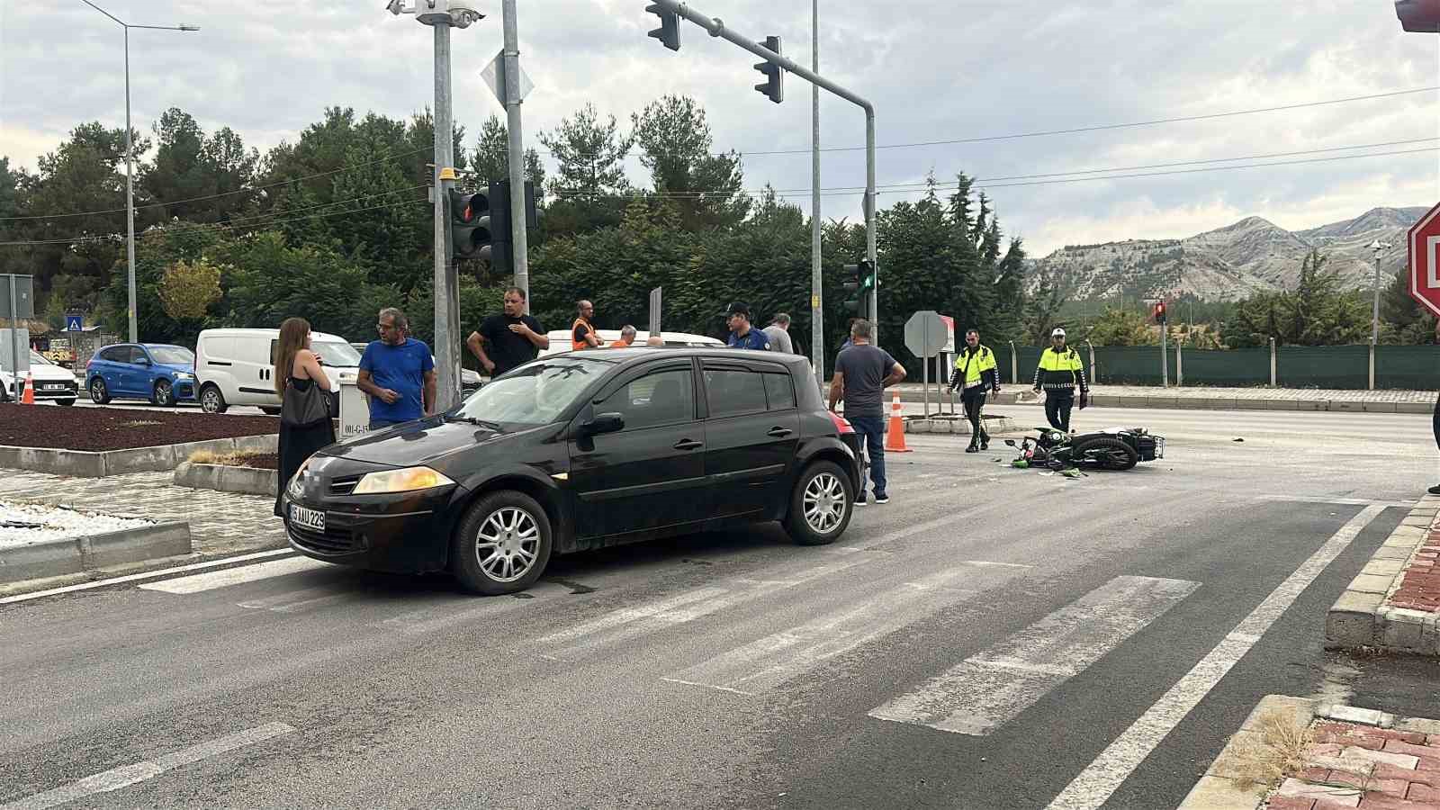 Burdur’da otomobille çarpışan motosikletin sürücüsü 2 günlük yaşam mücadelesini kaybetti
