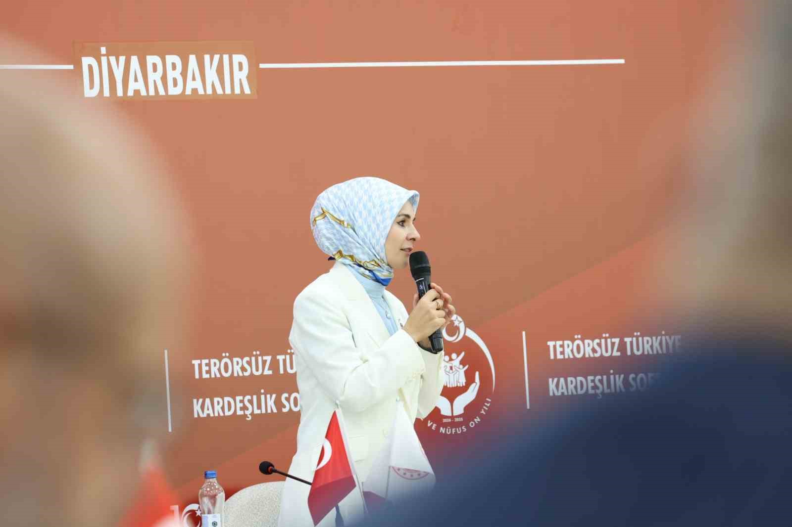 "Terörsüz Türkiye’yi şehit yakınlarımız ve gazilerimizle birlikte inşa ettik"
