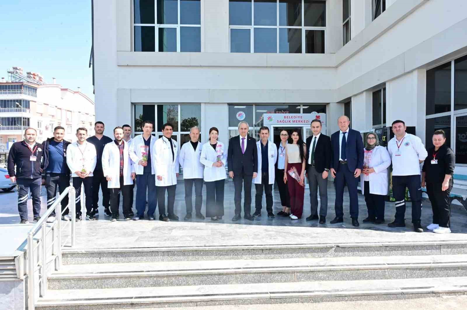 Kepez, evde sağlık hizmetleriyle gönüllere dokunuyor