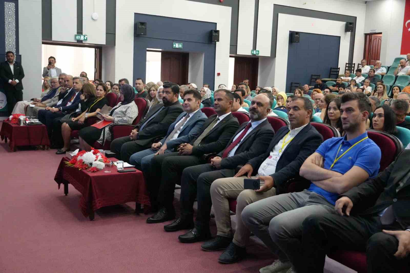 Mesleki ve Teknik Eğitimde Türkiye Yüzyılı Maarif Modeli öğretmen eğitici eğitimi