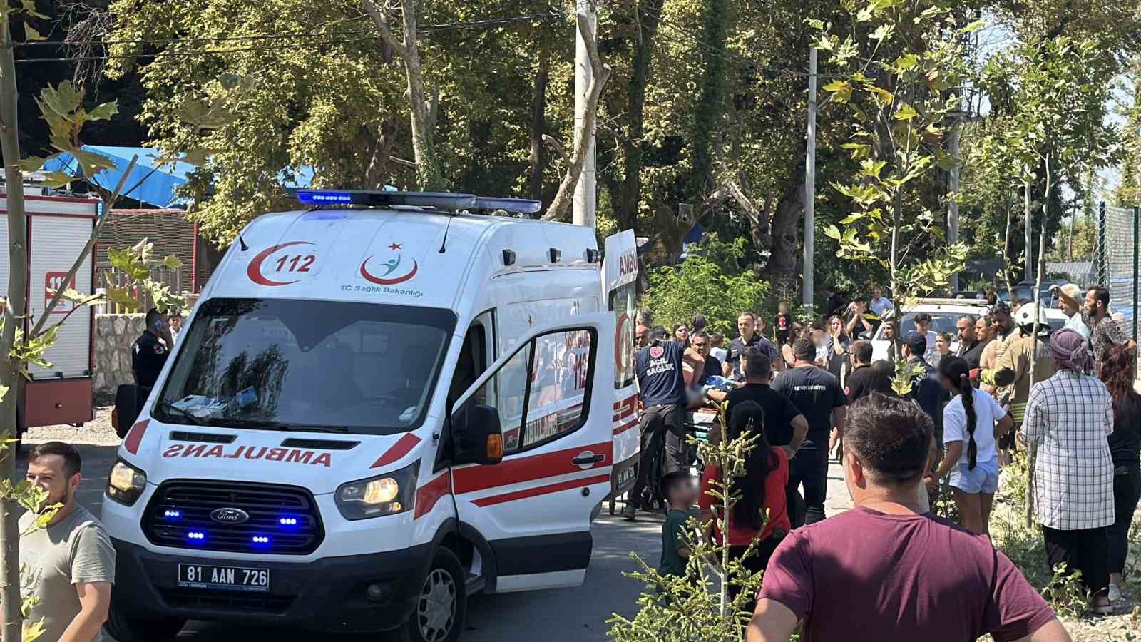 Serinlemek için suya giren çocuk, 20 dakikalık kalp masajıyla hayata döndü