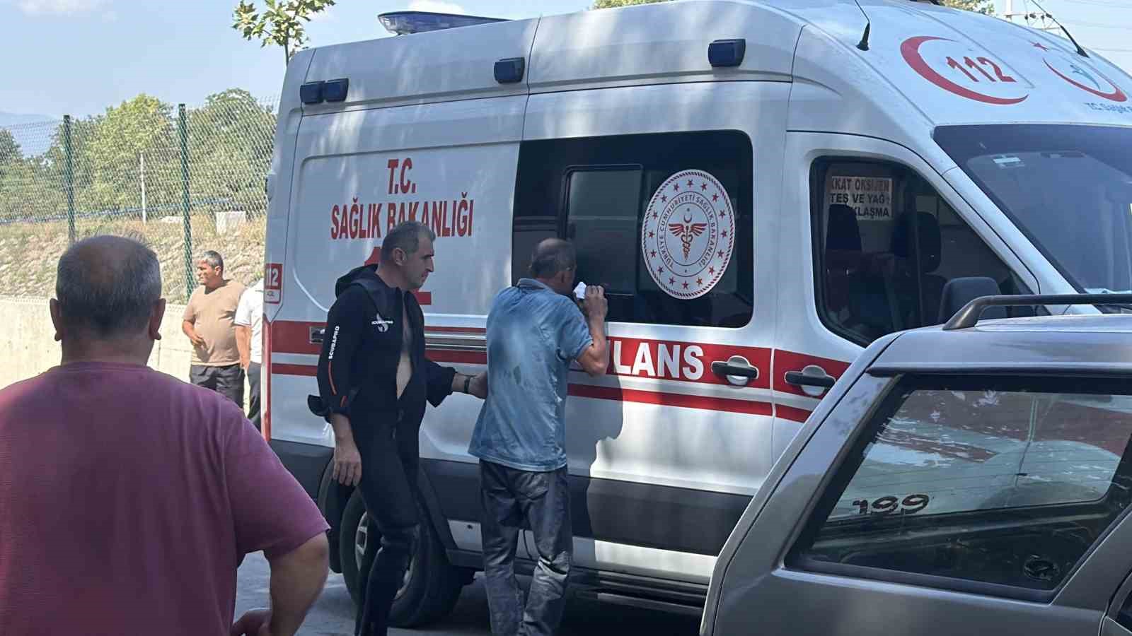 Serinlemek için suya giren çocuk, 20 dakikalık kalp masajıyla hayata döndü