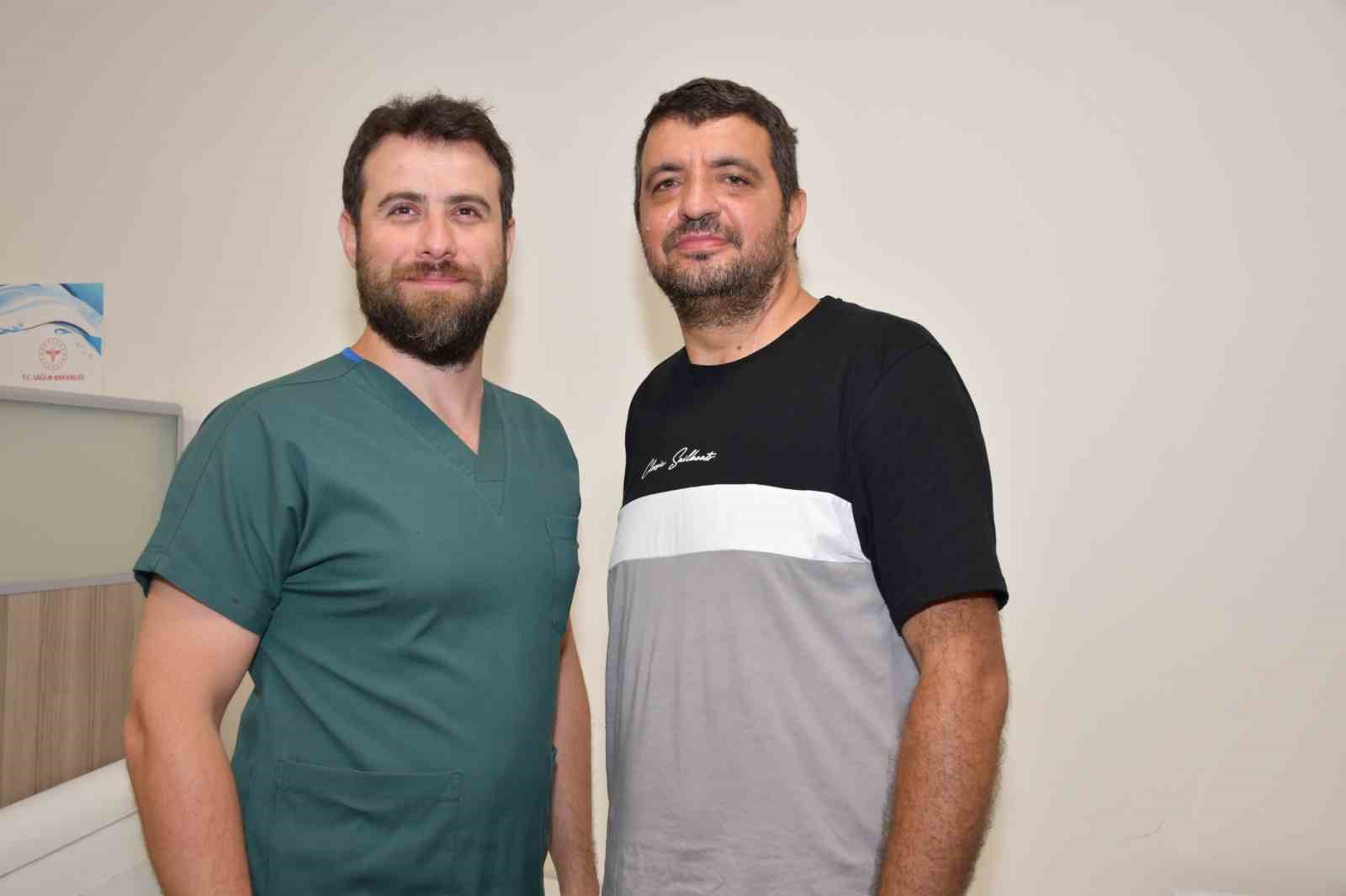 Yemek borusundaki 13 santimetrelik dev kitle kapalı cerrahi yöntemle çıkarıldı