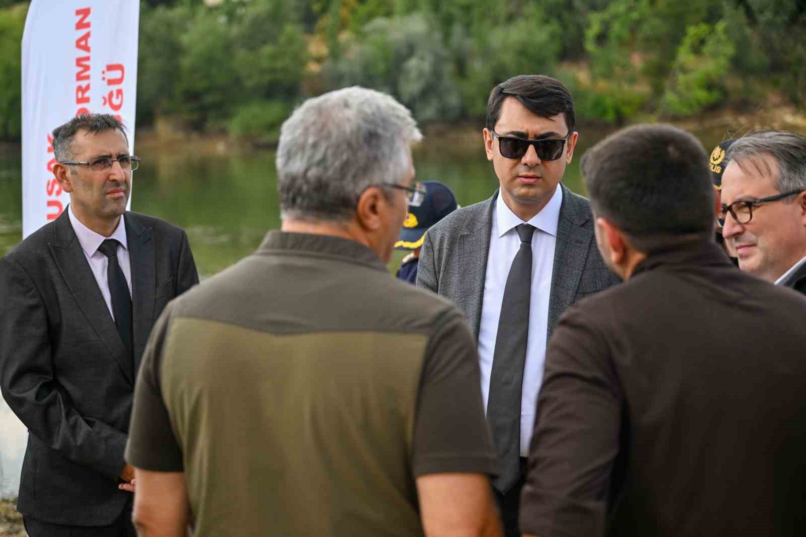 Uşak’ta Göğem Göleti’ne pullu sazan yavruları bırakıldı