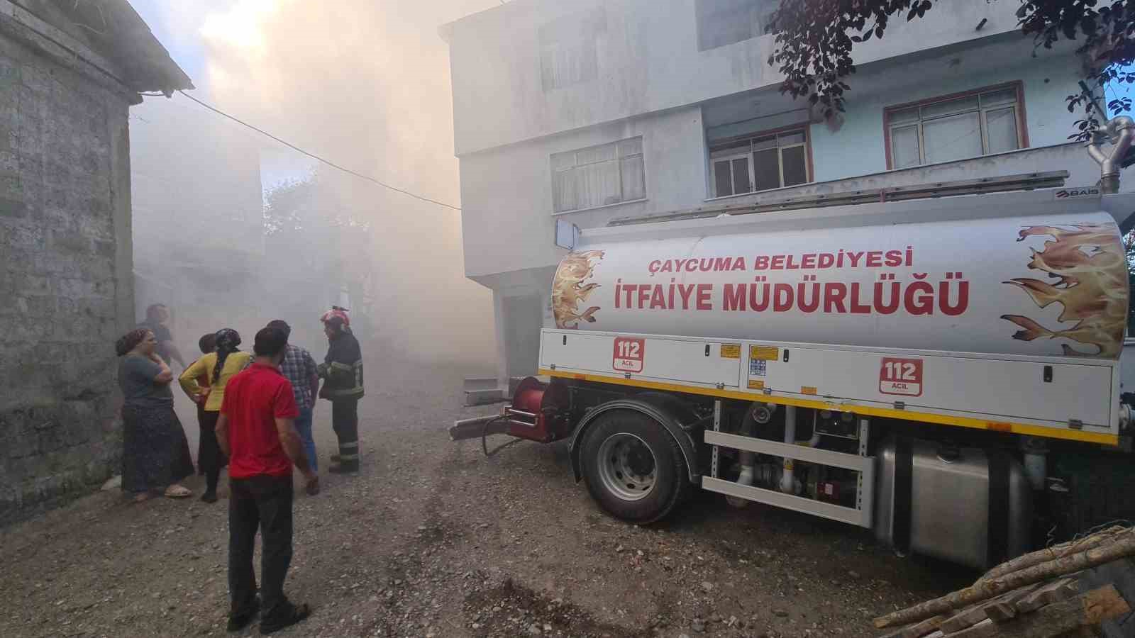 Çaycuma’da odunluk yangınına ilk müdahaleyi jandarma ekipleri yaptı