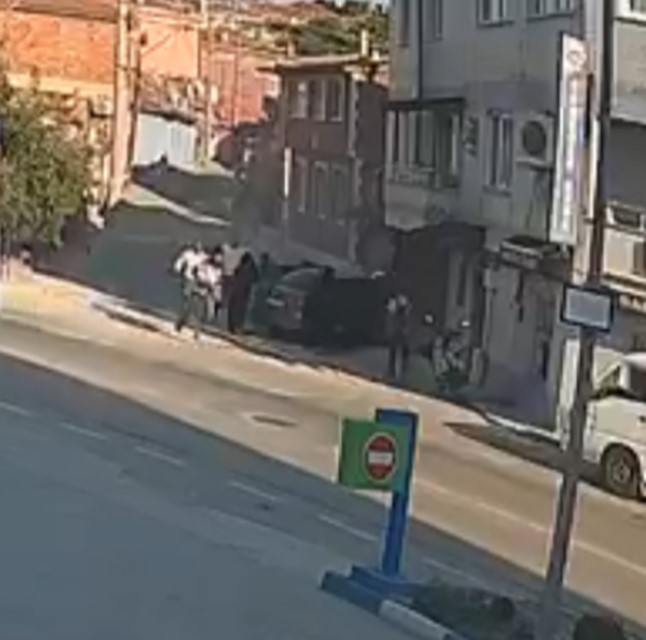 Edirne’de "dur" ihtarına uymayan iki aracın kaçışı kazayla son buldu