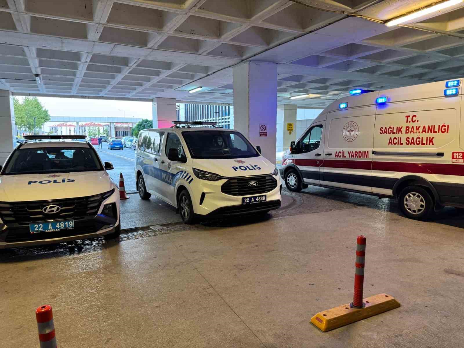 Edirne’de "dur" ihtarına uymayan iki aracın kaçışı kazayla son buldu