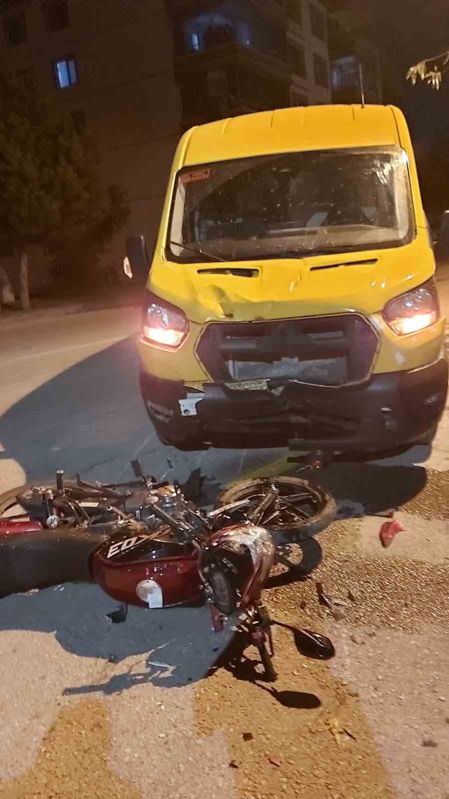 Bolu’da motosiklet ile panelvan çarpıştı: 1 yaralı