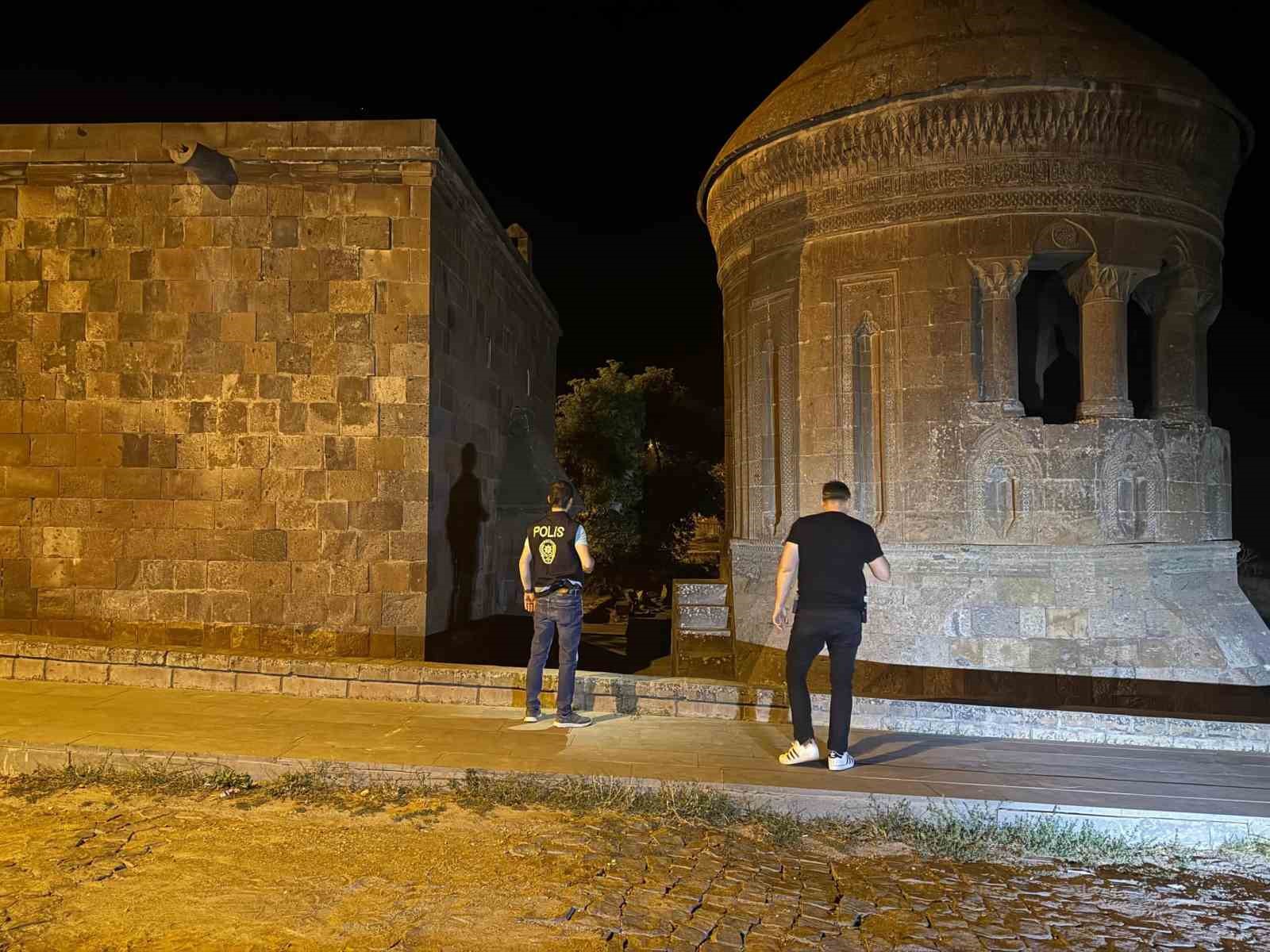 Ahlat’ta tarihi mekanlarda güvenlik denetimi