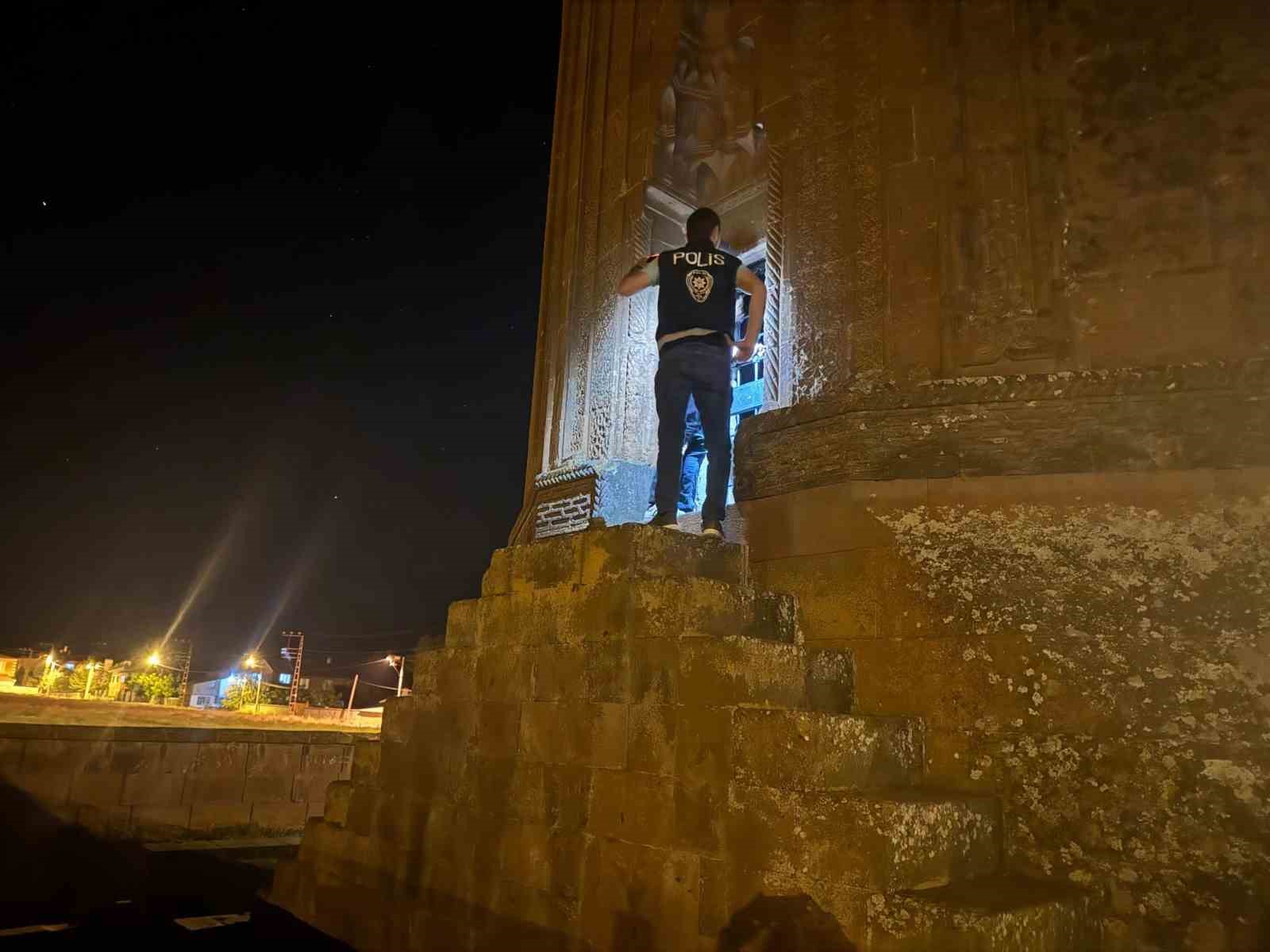 Ahlat’ta tarihi mekanlarda güvenlik denetimi