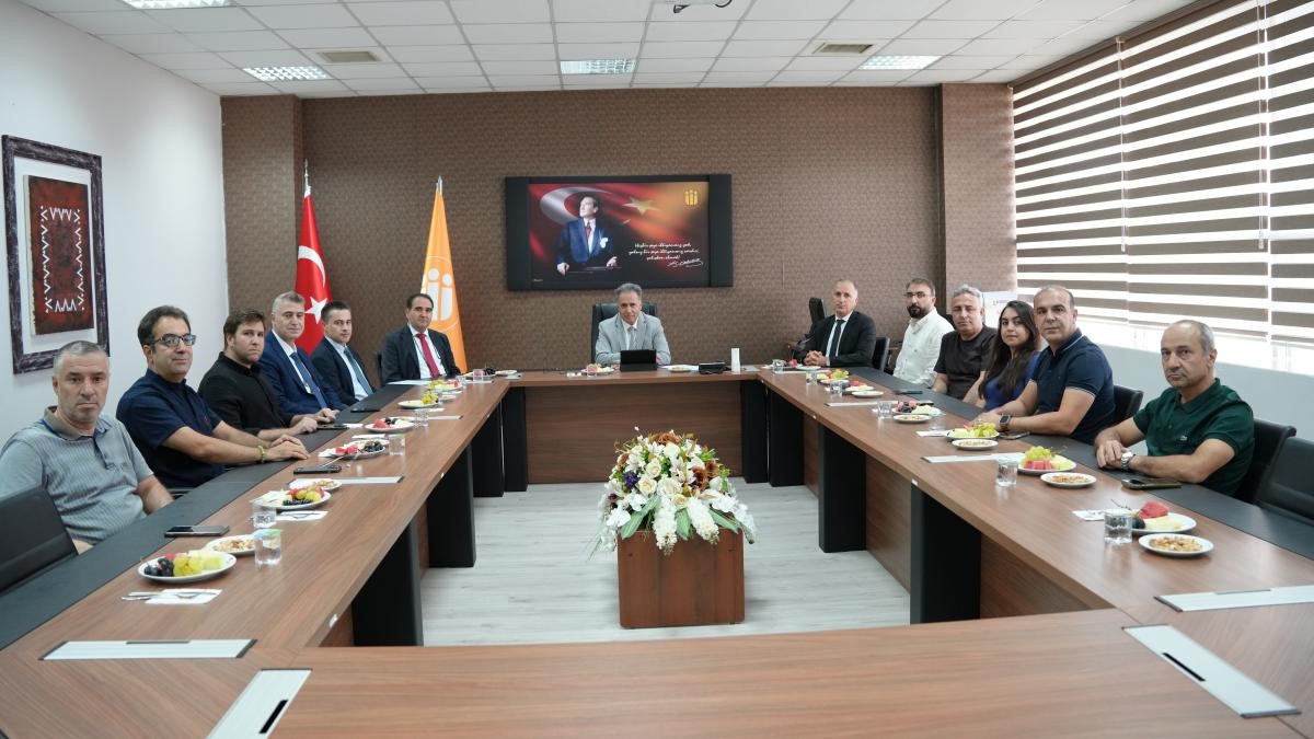 Rektör Akpolat, Tıp Fakültesi Öğretim Üyeleriyle bir araya geldi
