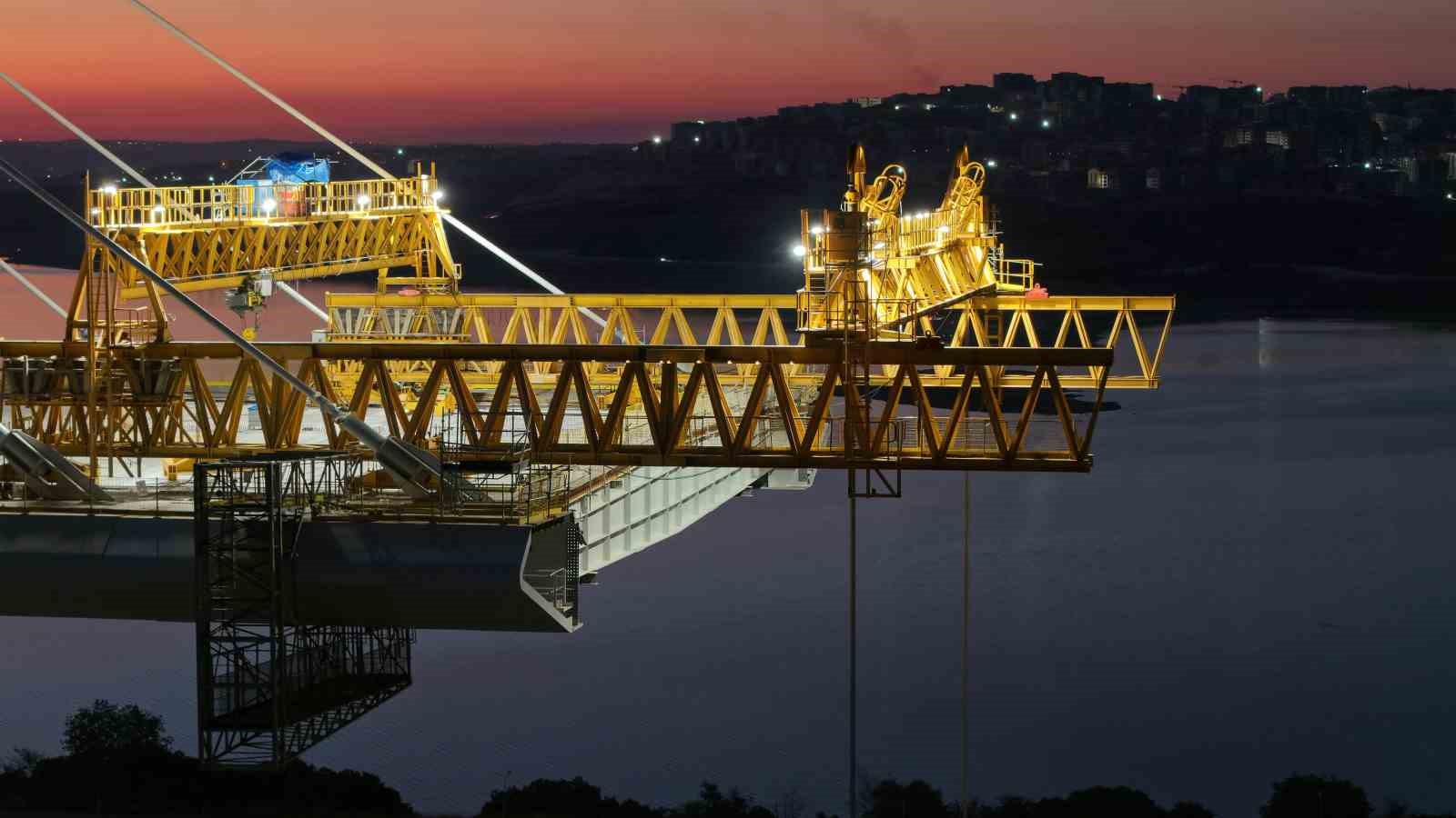 Kanal İstanbul’lun ilk köprüsünde 250 tonluk dev operasyon