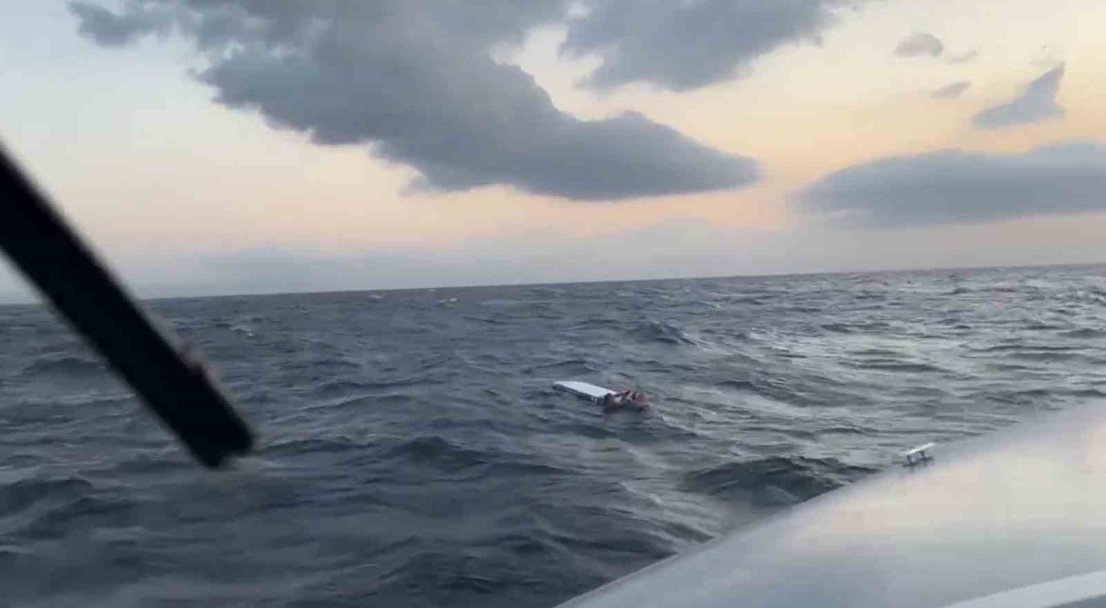 Yalova’da denizde sürüklenen baba ve kızı 5 kilometre açıkta kurtarıldı